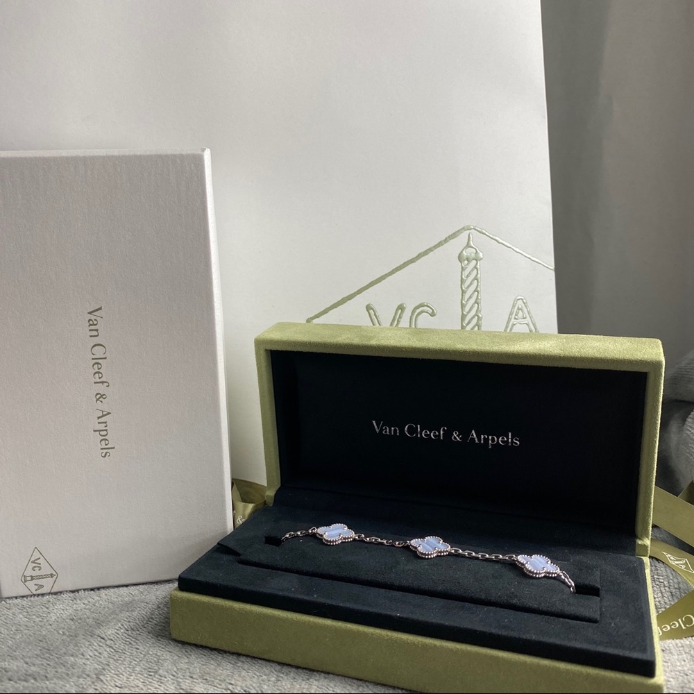 Van Cleef & Arpels- Vintage Alhambra bracelet
